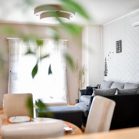 Apartment Mit *